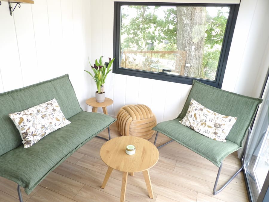 Salon tiny house